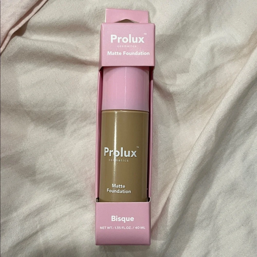 Prolux matte foundation- Bisque